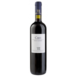 Classic red wine Iuzzolini Cirò Cl 75